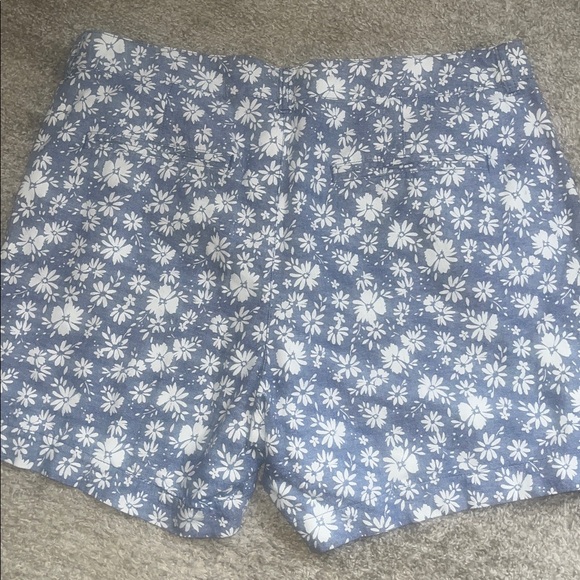 Old Navy Floral Linen Shorts — Light Blue and White - Picture 6 of 7